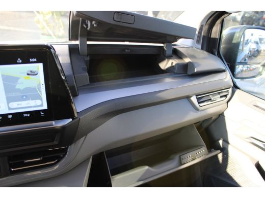 Volkswagen Transporter | 2.0 TDI L1 Bulli | *BPM Vrij | Stoelverwarming | Adaptive Cruise | Navigatie ActivLease financial lease