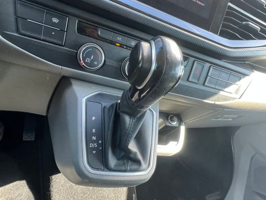 Volkswagen Transporter Bulli 150 pk DSG | Dubbele Cabine | Led | Digitaal Dashboard | Adaptive Cruise ActivLease financial lease