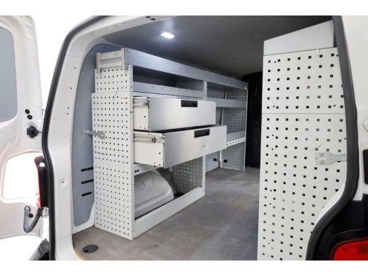 Volkswagen Transporter T6.1 2.0 TDI 110pk Lang Airco/Navi/Inrichting 09-2020 ActivLease financial lease