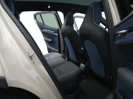 Volvo  EX30 Twin Performance Ultra 69 kWh | Panoramadak | Harman/Kardon | 360&deg; Camera | Stoelverwarming | Stu... ActivLease financial lease