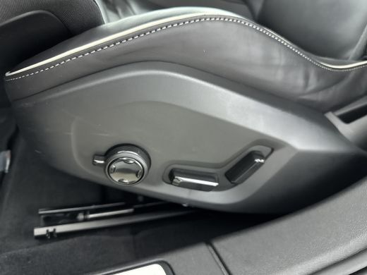 Volvo  V60 T6 Recharge Plus Dark | 18" | Sporstoelen | Trekhaak | 360 Camera  Harman Kardon | Adaptieve Crui... ActivLease financial lease