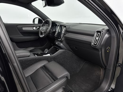 Volvo  XC40 B5 AWD R-Design | 20"| Panoramadak | 360 Camera | Elektr. verst. Stoelen | Harman Kardon | Getint... ActivLease financial lease