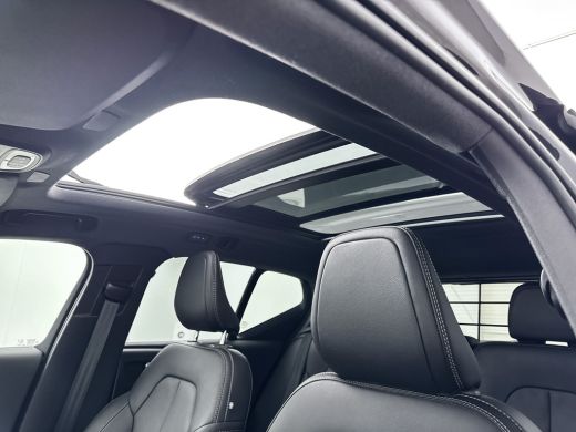 Volvo  XC40 B5 AWD R-Design | 20"| Panoramadak | 360 Camera | Elektr. verst. Stoelen | Harman Kardon | Getint... ActivLease financial lease