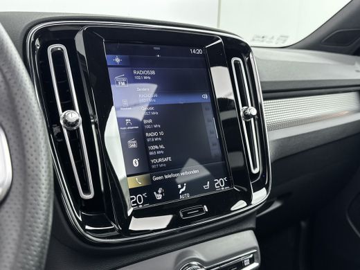 Volvo  XC40 B5 AWD R-Design | 20"| Panoramadak | 360 Camera | Elektr. verst. Stoelen | Harman Kardon | Getint... ActivLease financial lease