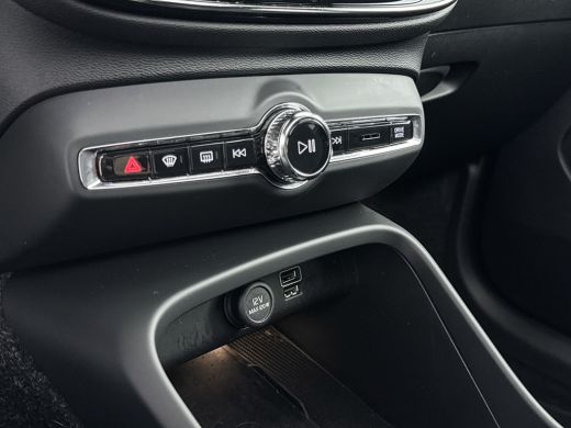 Volvo  XC40 B5 AWD R-Design | 20"| Panoramadak | 360 Camera | Elektr. verst. Stoelen | Harman Kardon | Getint... ActivLease financial lease