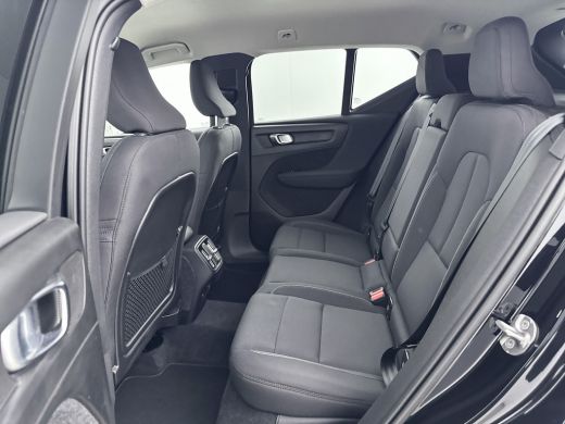 Volvo  XC40 T2 A/T Momentum Business | 18" | Stoel/Stuurverwarming | Parkeercamera | Getint Glas | Adaptieve ... ActivLease financial lease