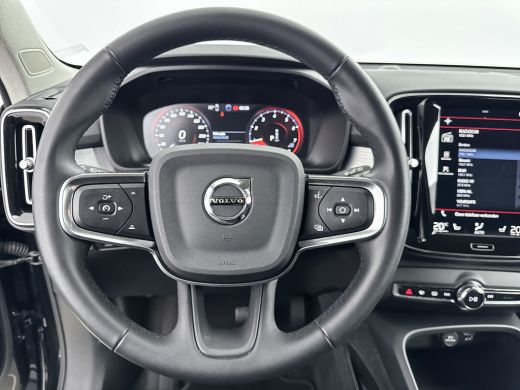 Volvo  XC40 T2 A/T Momentum Business | 18" | Stoel/Stuurverwarming | Parkeercamera | Getint Glas | Adaptieve ... ActivLease financial lease