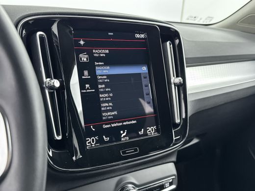 Volvo  XC40 T2 A/T Momentum Business | 18" | Stoel/Stuurverwarming | Parkeercamera | Getint Glas | Adaptieve ... ActivLease financial lease