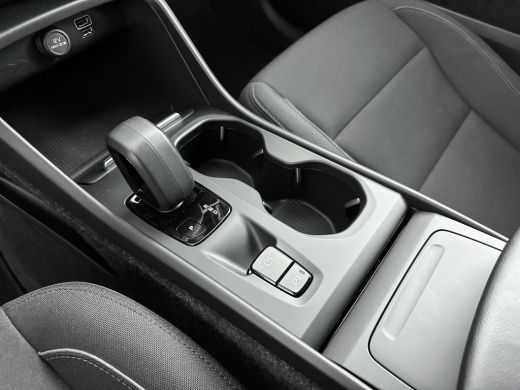 Volvo  XC40 T2 A/T Momentum Business | 18" | Stoel/Stuurverwarming | Parkeercamera | Getint Glas | Adaptieve ... ActivLease financial lease