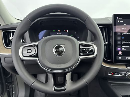 Volvo  XC60 NEW MODEL T6 Plug-in hybrid AWD Plus Dark | Panoramadak | Harman & Kardon | HUD | BLIS | 21 inch ... ActivLease financial lease