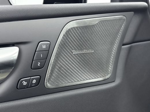Volvo  XC60 NEW MODEL T6 Plug-in hybrid AWD Plus Dark | Panoramadak | Harman & Kardon | HUD | BLIS | 21 inch ... ActivLease financial lease