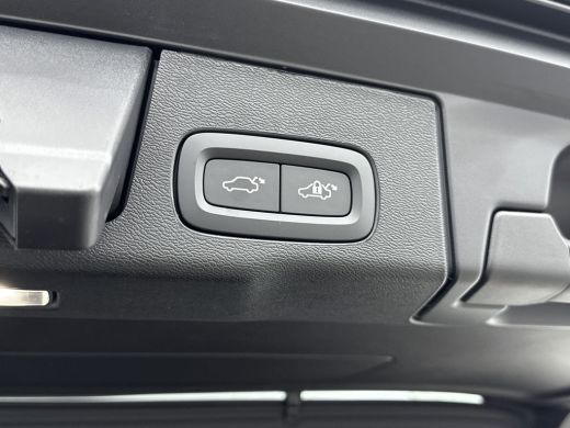 Volvo  XC60 NEW MODEL T6 Plug-in hybrid AWD Plus Dark | Panoramadak | Harman & Kardon | HUD | BLIS | 21 inch ... ActivLease financial lease
