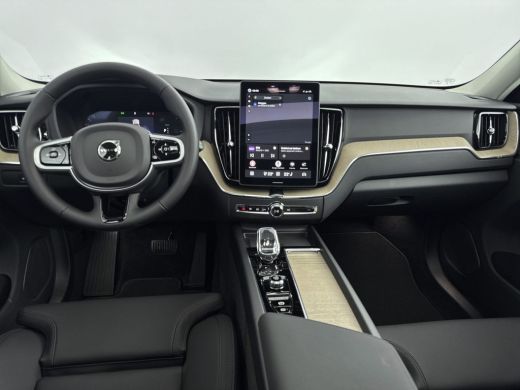 Volvo  XC60 NEW MODEL T6 Plug-in hybrid AWD Plus Dark | Panoramadak | Harman & Kardon | HUD | BLIS | 21 inch ... ActivLease financial lease