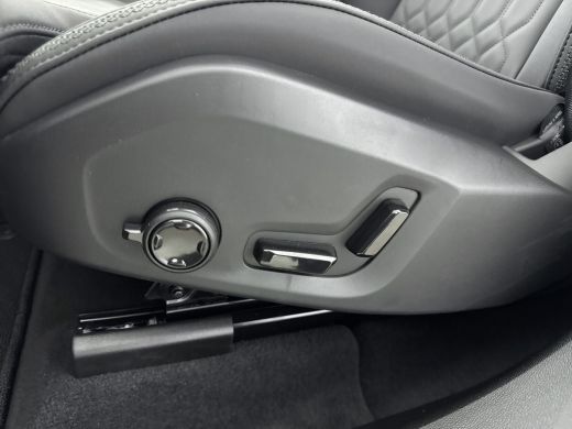 Volvo  XC60 NEW MODEL T6 Plug-in hybrid AWD Plus Dark | Panoramadak | Harman & Kardon | HUD | BLIS | 21 inch ... ActivLease financial lease