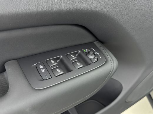 Volvo  XC60 NEW MODEL T6 Plug-in hybrid AWD Plus Dark | Panoramadak | Harman & Kardon | HUD | BLIS | 21 inch ... ActivLease financial lease