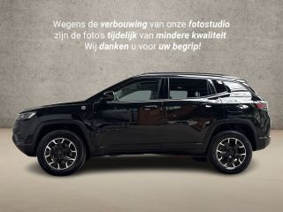 Jeep Compass 4xe 240 Plug-in Hybrid Electric Trailhawk 240Pk Automaat (PANORAMADAK, VIRTUAL COCKPIT, APPLE CAR...