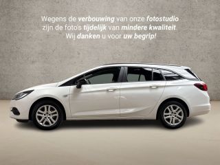 Opel Astra Sports Tourer 1.2 Sport (APPLE CARPLAY, NAVIGATIE, PARKEERSENSOREN, LM VELGEN, SPORTSTOELEN, CRUI...