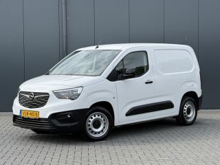 Opel Combo 1.5D 100 PK / L1H1 / 1e EIG. / TREKHAAK / AIRCO / CRUISE / CAMERA / INRICHTING / NAVI