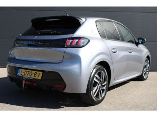 Peugeot 208 1.2 PureTech Allure Pack | Automaat | Navigatie | Camera | Apple carplay | Trekhaak | 3D Instrume...
