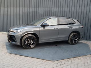 Volkswagen Tiguan 1.5 eTSI R-Line Edition | Trekhaak wegkl. | 360 Camera | Side Assist | IQ Light | Prijs Rijklaar!!