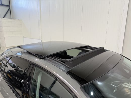 Audi Q3 45 TFSI eHybrid 245pk | Leder | Pano dak ActivLease financial lease