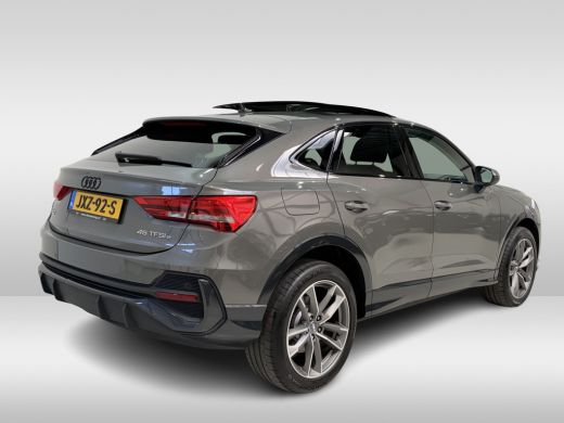 Audi Q3 45 TFSI eHybrid 245pk | Leder | Pano dak ActivLease financial lease