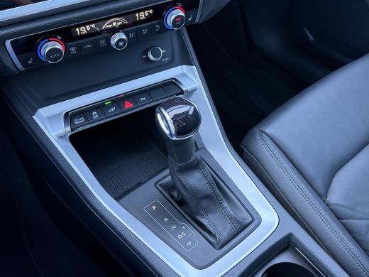 Audi Q3 45 TFSI eHybrid 245pk | Leder | Pano dak ActivLease financial lease