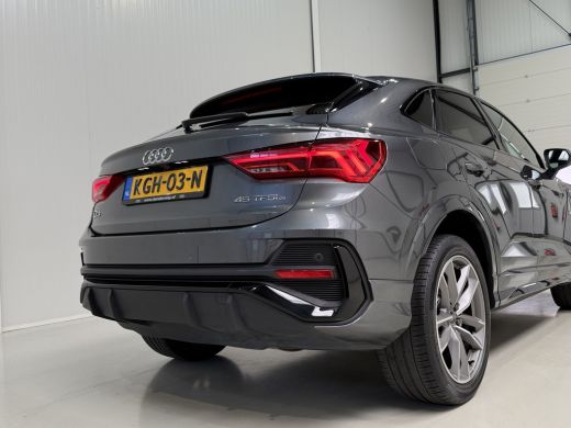 Audi Q3 45 TFSI e 245pk S Edition | Leder | Camera | Keyless ActivLease financial lease