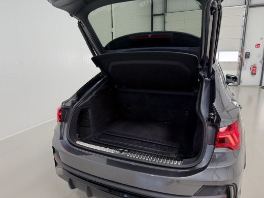 Audi Q3 45 TFSI e 245pk S Edition | Leder | Camera | Keyless ActivLease financial lease