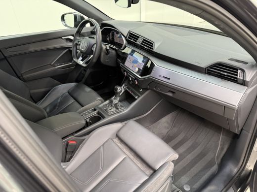 Audi Q3 45 TFSI e 245pk S Edition | Leder | Camera | Keyless ActivLease financial lease