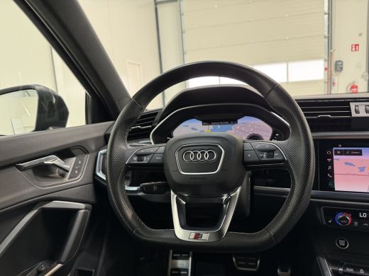 Audi Q3 45 TFSI e 245pk S Edition | Leder | Camera | Keyless ActivLease financial lease