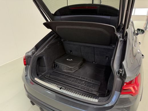 Audi Q3 45 TFSI e 245pk S Edition | Leder | Camera | Keyless ActivLease financial lease