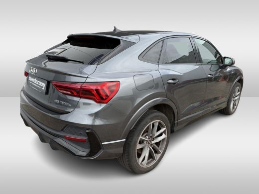 Audi Q3 5 TFSI e 245pk S Edition ActivLease financial lease
