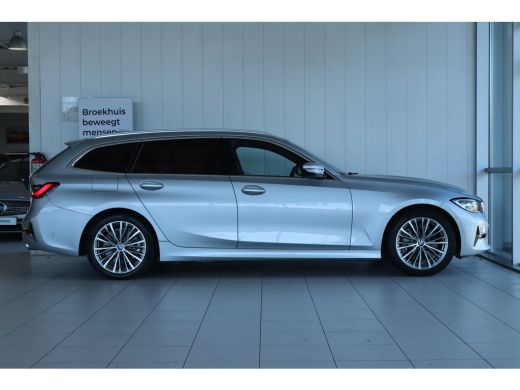 BMW 3 Serie Touring 330 e Luxury Line | Driving Professional | Head-up | Trekhaak | Camera | Stoelverwarming ... ActivLease financial lease