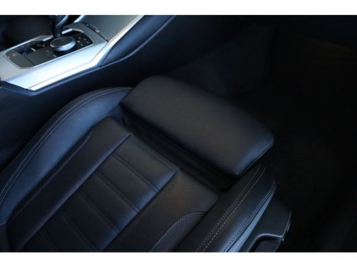 BMW 3 Serie Touring 330 e Luxury Line | Driving Professional | Head-up | Trekhaak | Camera | Stoelverwarming ... ActivLease financial lease