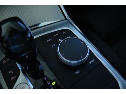 BMW 3 Serie Touring 330 e Luxury Line | Driving Professional | Head-up | Trekhaak | Camera | Stoelverwarming ... ActivLease financial lease