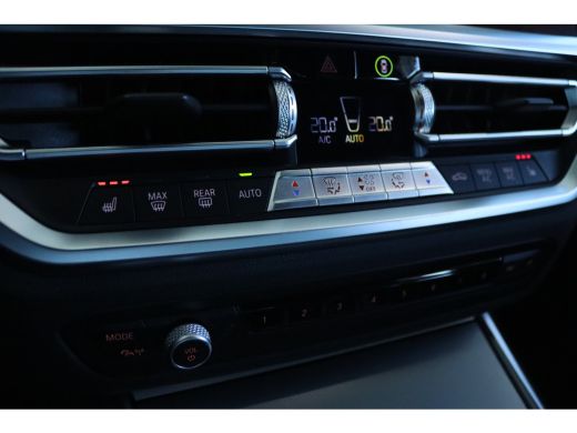 BMW 3 Serie Touring 330 e Luxury Line | Driving Professional | Head-up | Trekhaak | Camera | Stoelverwarming ... ActivLease financial lease