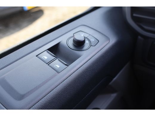 Ford Transit Custom 2.0 TDci 136pk L2 H1 Trend Airco Apple Carplay Camera (koelwagen in productie) ActivLease financial lease