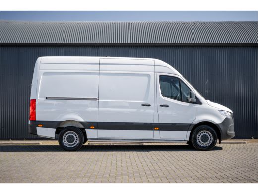 Mercedes-Benz Sprinter 311 CDI L2H2 | Volledig Ingericht | Mbux | Camera | Navi | Climatronic ActivLease financial lease