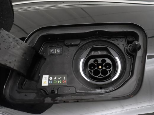 Peugeot 3008 1.6 HYbrid 225 GT | SOH 91,2% | Panoramadak | Leder | Stoelverwarming | 360 Camera | Massage | Ad... ActivLease financial lease