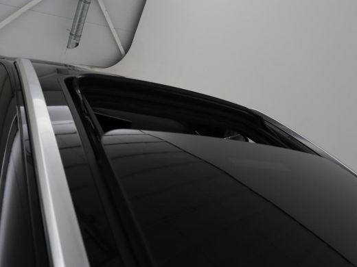 Peugeot 3008 1.6 HYbrid 225 GT | SOH 91,2% | Panoramadak | Leder | Stoelverwarming | 360 Camera | Massage | Ad... ActivLease financial lease