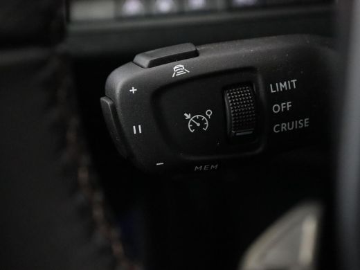 Peugeot 3008 1.6 HYbrid 225 GT | SOH 91,2% | Panoramadak | Leder | Stoelverwarming | 360 Camera | Massage | Ad... ActivLease financial lease