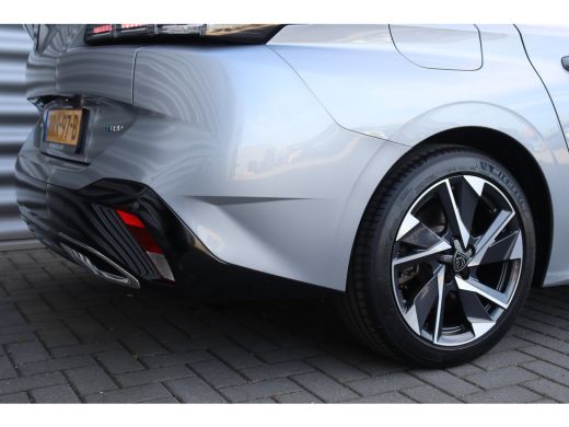 Peugeot 308 SW 1.6 HYBRID 180PK ALLURE AVANTAGE AUTOMAAT / NAVI / LEDER / CLIMA / PDC / 17" LMV / CAMERA / KE... ActivLease financial lease