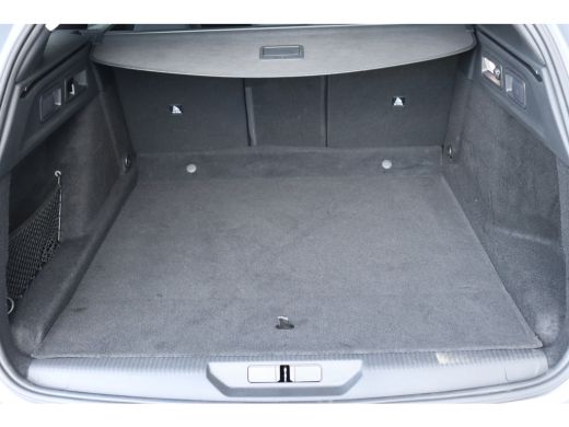 Peugeot 308 SW 1.6 HYBRID 180PK ALLURE AVANTAGE AUTOMAAT / NAVI / LEDER / CLIMA / PDC / 17" LMV / CAMERA / KE... ActivLease financial lease