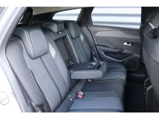 Peugeot 308 SW 1.6 HYBRID 180PK ALLURE AVANTAGE AUTOMAAT / NAVI / LEDER / CLIMA / PDC / 17" LMV / CAMERA / KE... ActivLease financial lease