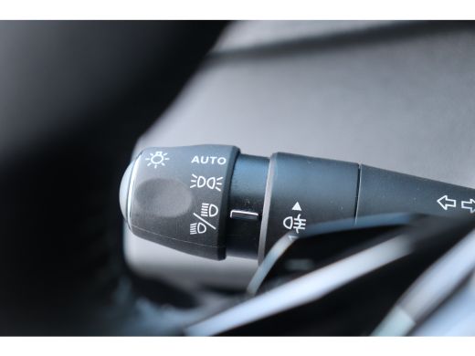Peugeot 308 SW 1.6 HYBRID 180PK ALLURE AVANTAGE AUTOMAAT / NAVI / LEDER / CLIMA / PDC / 17" LMV / CAMERA / KE... ActivLease financial lease