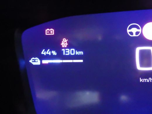 Peugeot e-2008 EV Allure Avantage 54 kWh | Navi | Cruise control | Parkeersensoren V+A | DAB | Climate control |... ActivLease financial lease