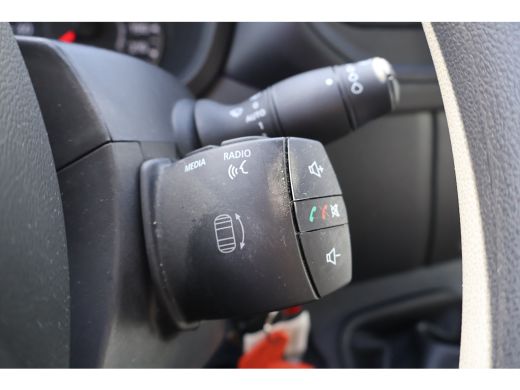 Renault Master 2.3 dCi Bakwagen met Laadklep ActivLease financial lease