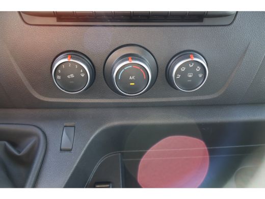 Renault Master 2.3 dCi Bakwagen met Laadklep ActivLease financial lease