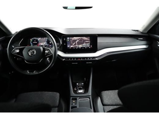 Skoda Octavia Combi 1.4 TSI iV PHEV Business Edition 204pk | Panoramadak | Adaptive Cruise | Winterpack | Elekt... ActivLease financial lease